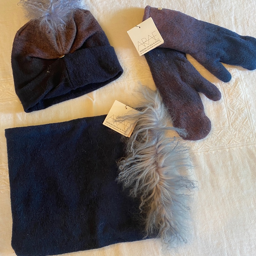 NWT hat, neck warmer, mitten set